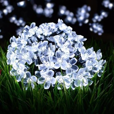 Guirlande Lumineuse Clearhill 2x3m - 100 LED - Télécommande - 8 Modes - Étanche IP44 - Piles