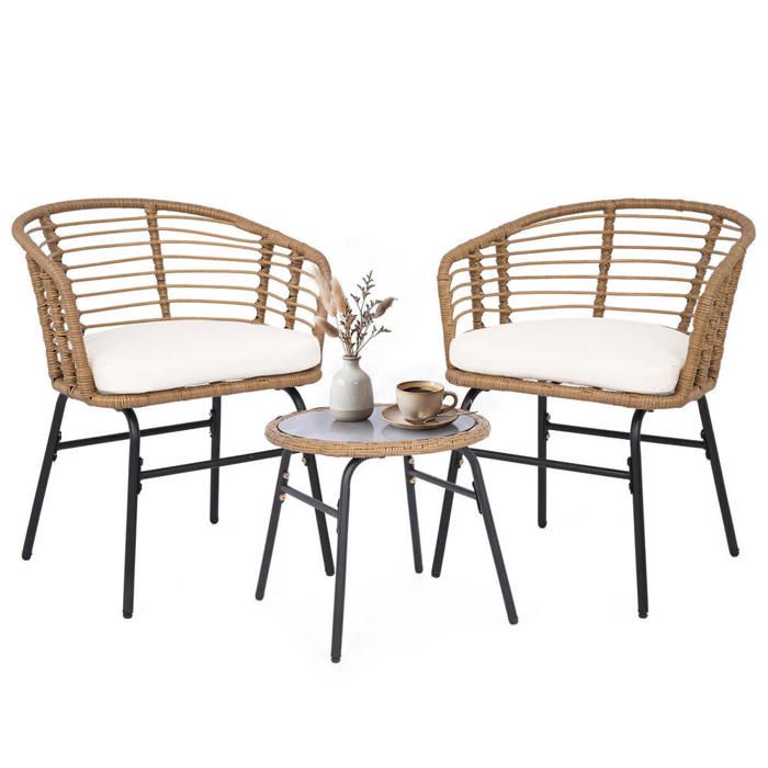 Pour balcon ou jardin confort au quotidien avec ce salon bistrot 3 pièces en PE tressé et coussins lavables