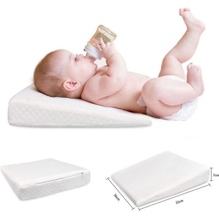 Coussin triangle bebe