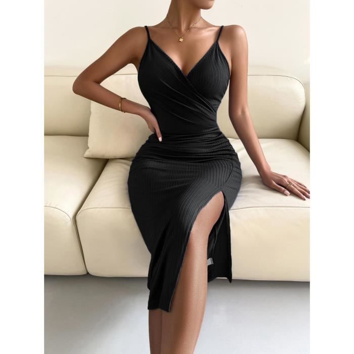 Robe noir moulante a bretelle 2025