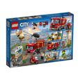 LEGO® City 60214 L’intervention des pompiers au restaurant de hamburgers, Caserne avec Camion, Jouet pour Enfant de 5 ans et +-1