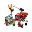 LEGO® City 60214 L’intervention des pompiers au restaurant de hamburgers, Caserne avec Camion, Jouet pour Enfant de 5 ans et +-2
