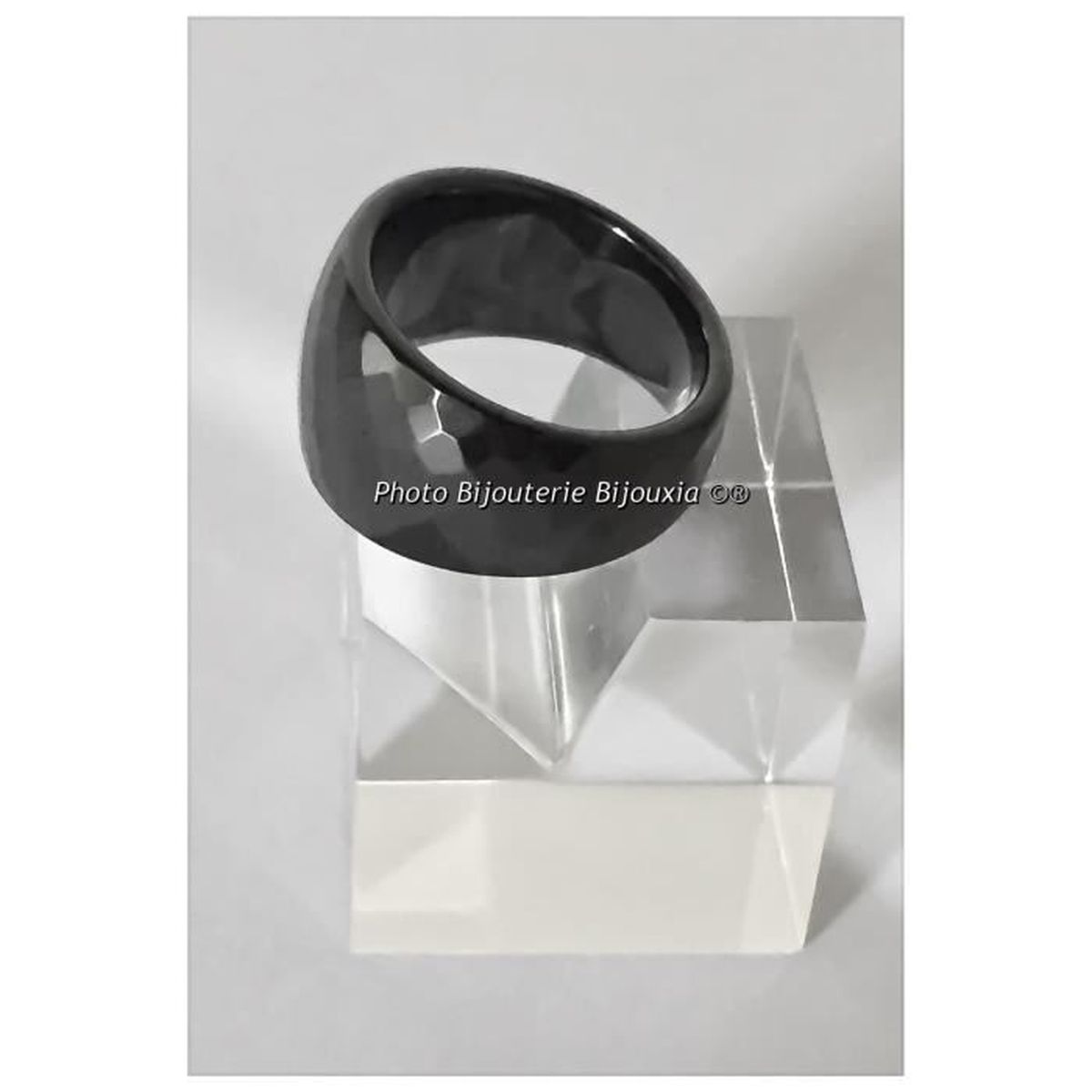 BAGUE facettée en Céramique noire NEUVE TAILLE 52 DISPONIBLE