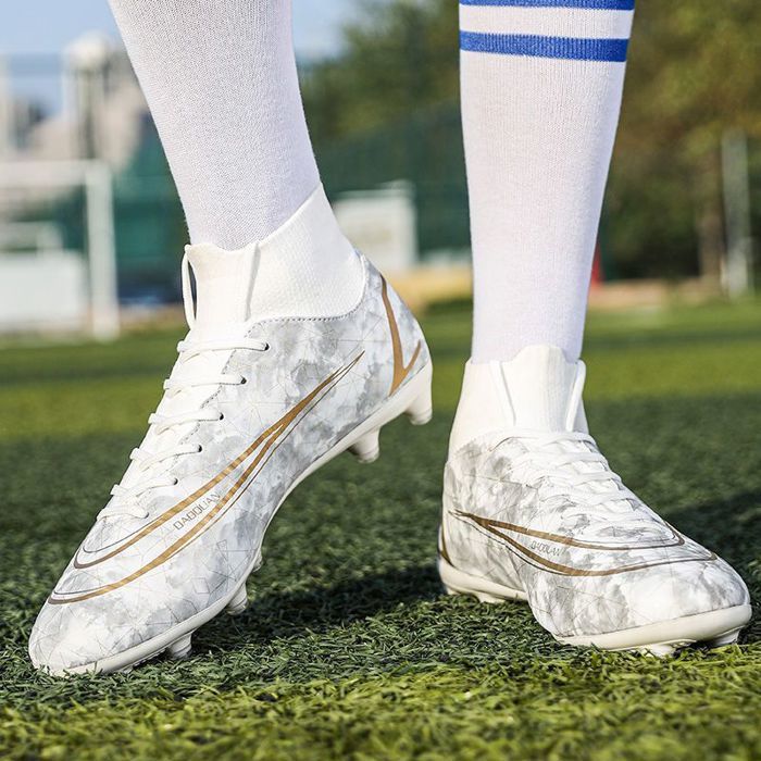 Chaussures de Football Homme High Top Spike Crampons Profession Athlétisme  Entrainement Chaussures de Sport blanc