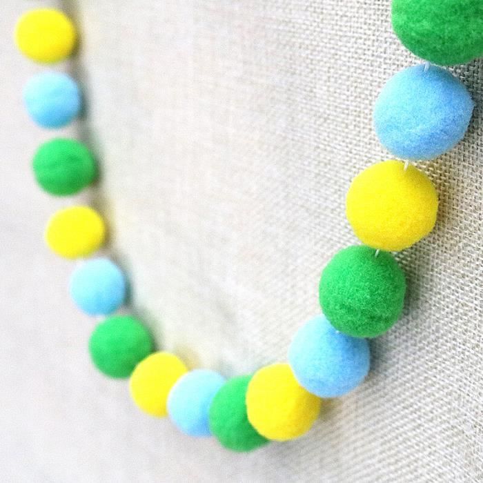 Guirlande De Noël En Boules De Plastique Rouge, Verte Et Argentée Raz 4' | Raz Imports | Raz Christmas | Décoration De Noël Pour La Maison | Guirlande De Noël