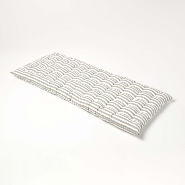 Coussin pour banc de jardin - HOMESCAPES – Rayures grises – 108 x 42 x 5 cm – Matelas de sol – Coton et polyester – Extérieur Coussin pour banc de jardin - HOMESCAPES – Rayures grises – 108 x 42 x 5 cm – Matelas de sol – Coton et polyester – Extérieur