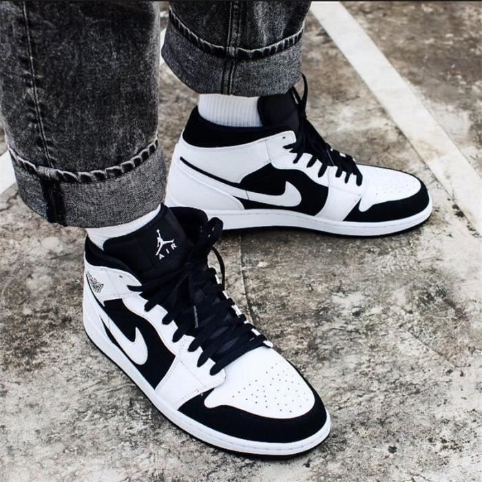 Nike noir et blanche jordan discount