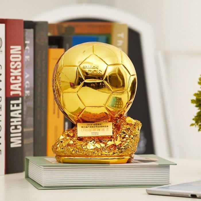 Trophée de football de Ballon D'or, trophée de football de Ballon d'or,  meilleure réplique de résine de trophée de football avec processus de  galvanoplastie pour les décorations de bureau
