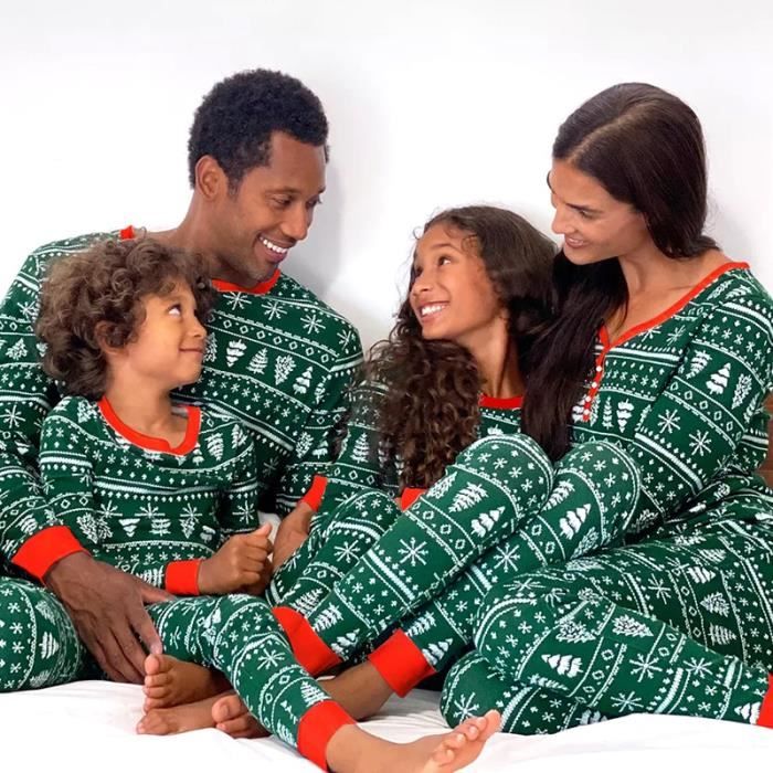 Pyjamas de noel famille correspondant ensemble mere pere enfants vetements famille Look tenue bebe fille barboteuses vetements de nu Cdiscount Puericulture Eveil bebe
