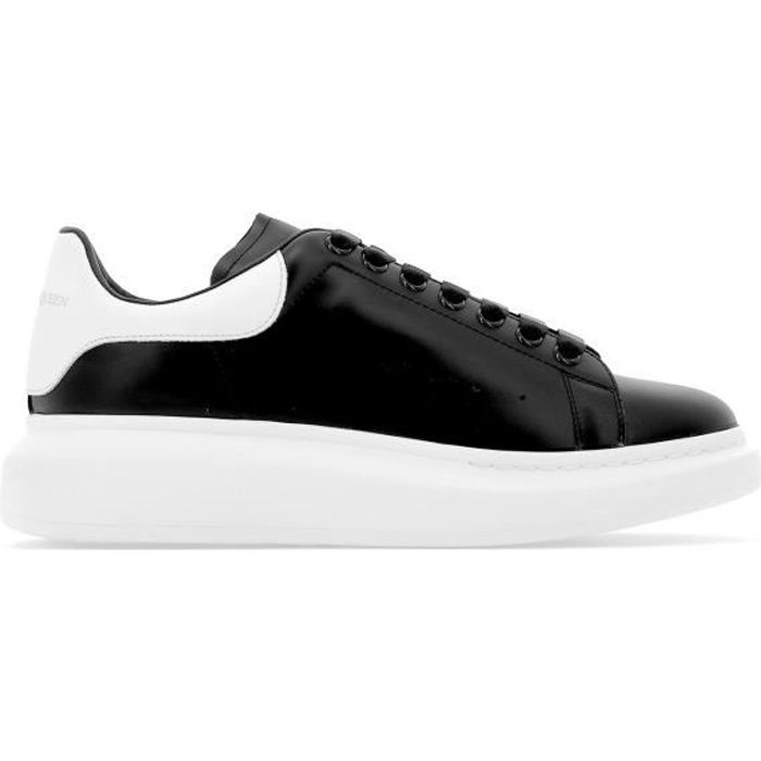 Mcqueen noir semelle blanche 2025