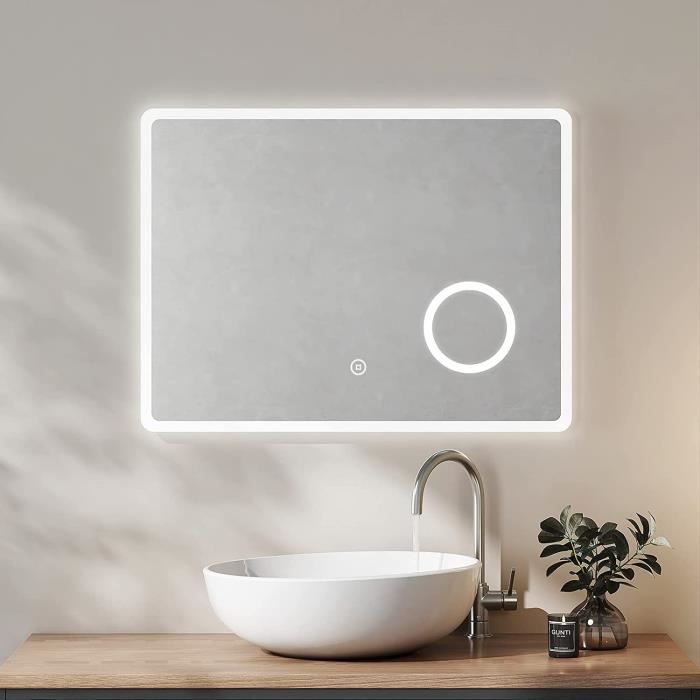 Miroir Salle De Bain LED Lisa 80x60 Cm - Anti-buée, Bluetooth, 3 Couleurs, Horloge, Prise, Loupe