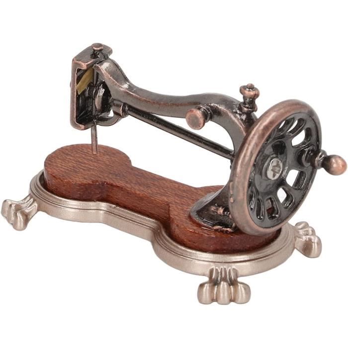 Mini Machine à Coudre Odoria – 1/12 – 3,5 X 1,5 X 2,5 Cm – Accessoire Maison De Poupée En Métal