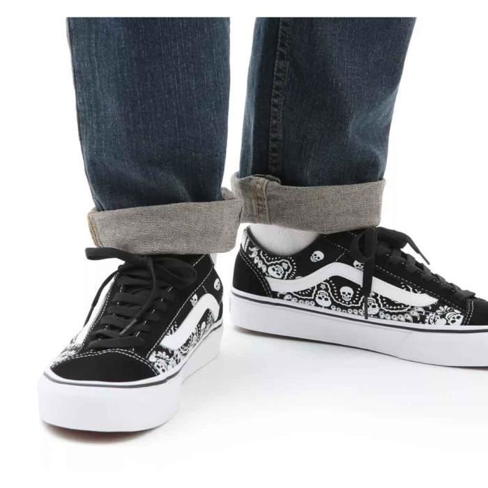 Sneakers Femme Vans Style 36 Bandana Noir en Toile et Daim Imprimé