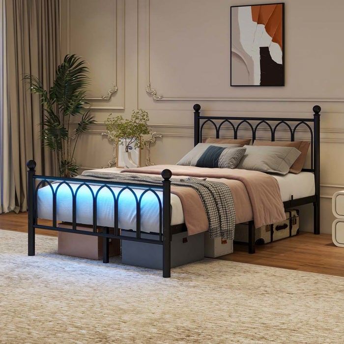 Cadre de lit en métal - 120x200 cm - LED intégrée - Ports USB & USB-C + prise - Espace de rangement 27 cm