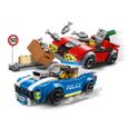 LEGO® City 60242 La course-poursuite sur l'autoroute, Jouets Voiture de Police, Cadeau Anniversaire pour Enfants de 5 ans et +-3