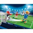 PLAYMOBIL 70244 - Sports et Action Football - Grand terrain de football transportable-2