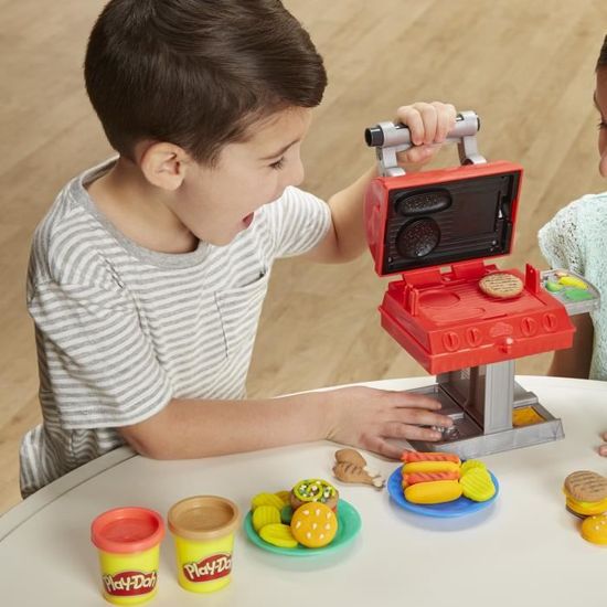 Play-Doh Kitchen Le Roi du Grill avec 6 Pots de Pate a Modeler 