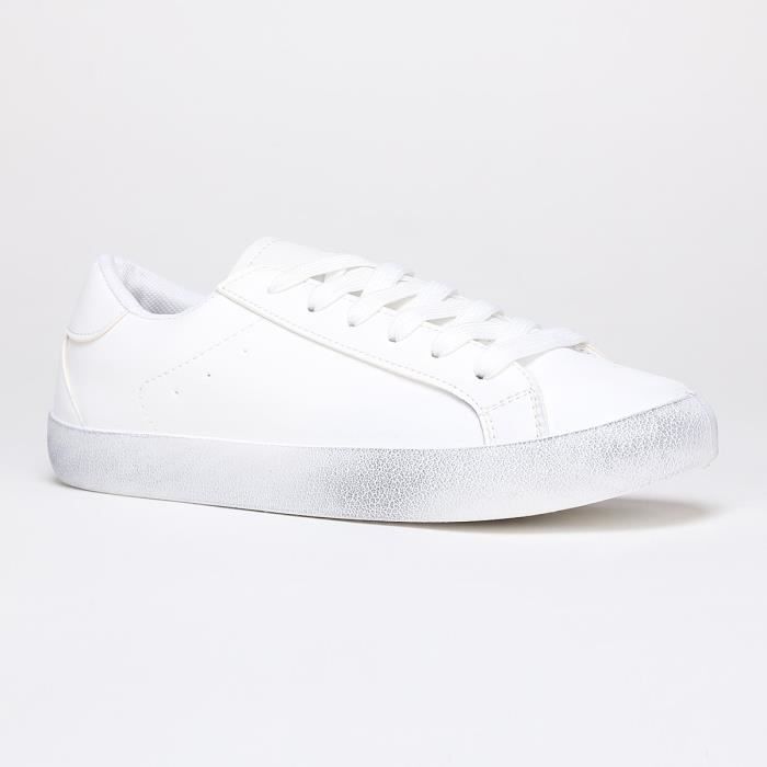 basket semelle blanche