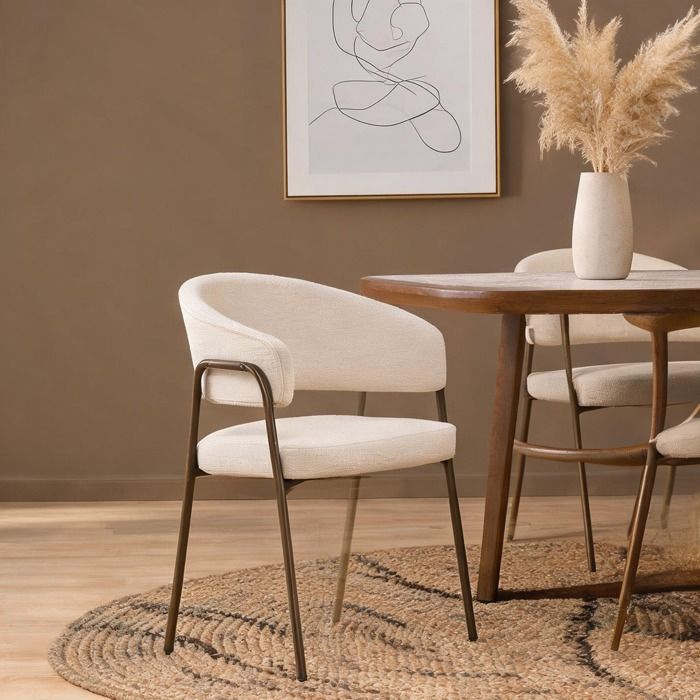 Chaise de salle à manger moderne en chenille beige lin avec accoudoirs et pieds en laiton antique
