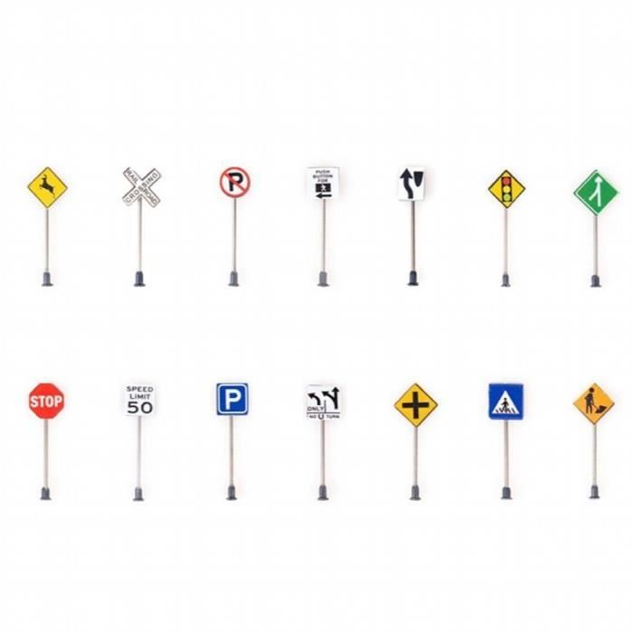 Gros panneau de circulation pour enfants avec des panneaux à utiliser sur la route Gros panneau de circulation pour enfants avec des panneaux à utiliser sur la route