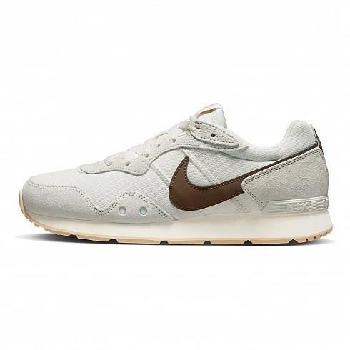 Nike Baskets Femme - NIKE - VENTURE RUNNER - Blanc cassé / Cacao