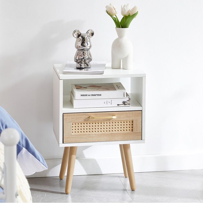 Table de chevet rotin avec tiroir et niche ouverte 40x30x55 cm meuble blanc naturel en MDF pieds bois JOINERY