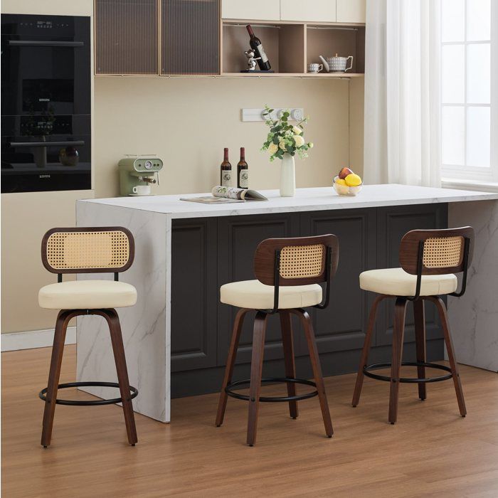 Lot de 3 Tabourets de bar pivotants 360 degrés - LPOSPI - dossier en rotin assise rembourrée bois de noyer beige