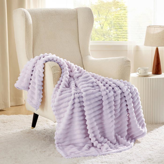 Bedsure Velours Côtelé Fleece - Plaid Cocooning pour Lit & Canapé - Chaud et Doux - Brume de Lavande - 240x220cm