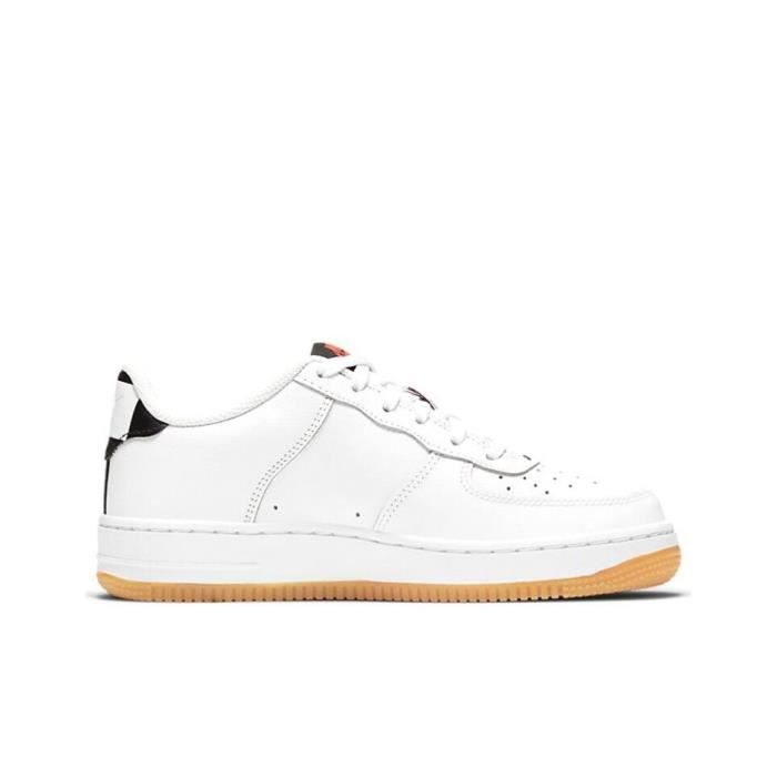 Baskets de basketball blanches Nike Air Force 1 pour hommes et femmes