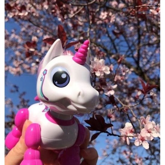 FEBER Licorne magique à roulette avec effets sonores et lumineux pas cher FEBER Licorne magique à roulette avec effets sonores et lumineux pas cher
