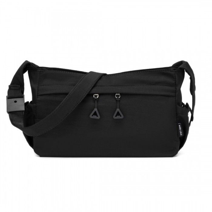 Sac à main - Bandoulière chaîne - Polyester noir - Fermeture zippée - 32 x 11 x 20 cm Sac à main - Bandoulière chaîne - Polyester noir - Fermeture zippée - 32 x 11 x 20 cm