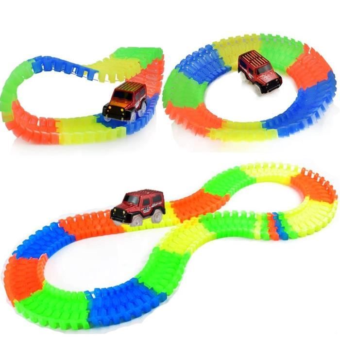 Circuit magique lumineux flexible avec une voiture lumineuse et électrique  111 pièces - Cdiscount Jeux - Jouets