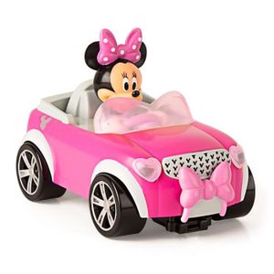 la voiture radiocommandée de minnie