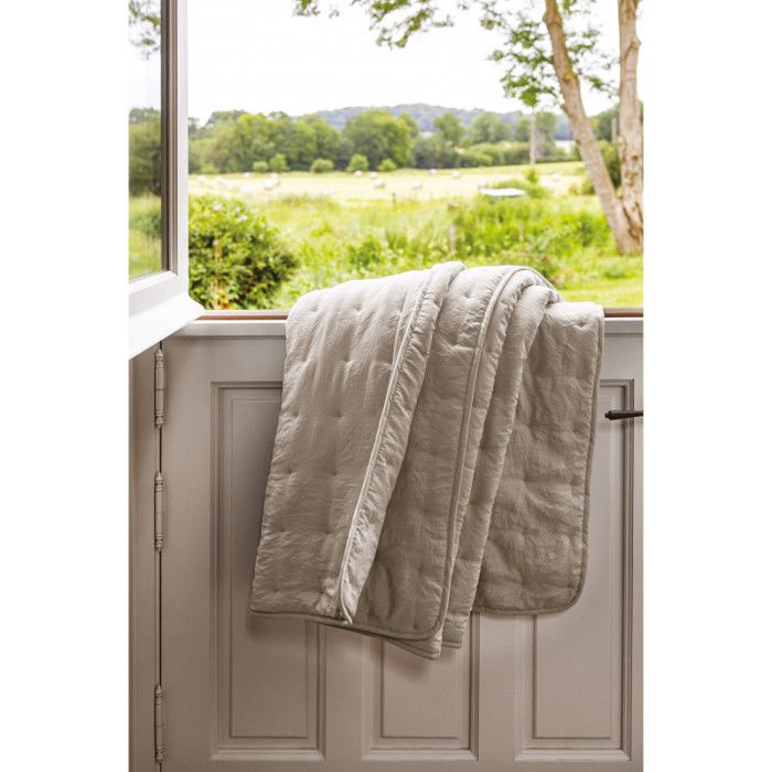 Plaid matelassé aspect lavé-froissé Angkor Toison dOr - 150x200 - Angkor Beige Poudré Plaid matelassé aspect lavé-froissé Angkor Toison dOr - 150x200 - Angkor Beige Poudré