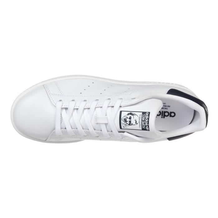 Stan smith blanche sales et bleu marine