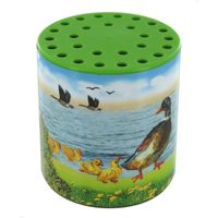 Boîte à meuh ou boîte à canard traditionnelle pour entendre le cri d´un canard avec étiquette de canards et de canetons.