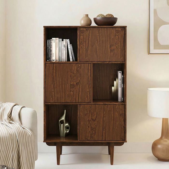 Buffet haut SIMONA 95x139 cm en bois massif coloris châtaignier avec 3 Portes et 3 Étagères Vaisselier en hauteur Buffet haut SIMONA 95x139 cm en bois massif coloris châtaignier avec 3 Portes et 3 Étagères Vaisselier en hauteur