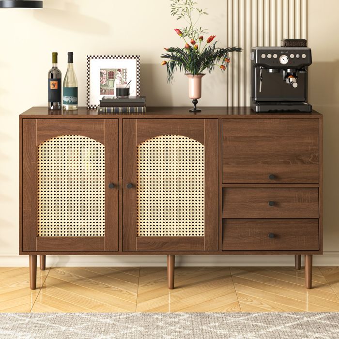 Buffet Bas Campagne 2 Portes En Rotin 3 Tiroirs 130 x 40 x 75 5 cm Étagères Réglables Fermeture Magnétique Pieds Bois Massif