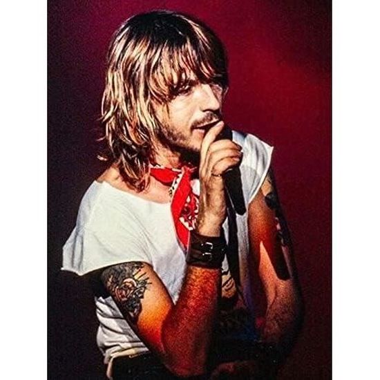 Pin's Chanteur LES VAGABONDS Ours rouge Temps des Yeyes