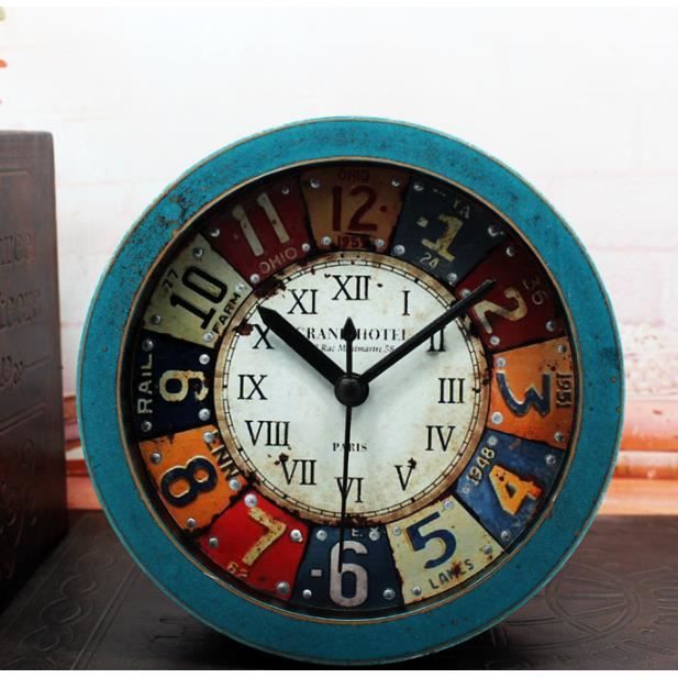 Rétro Imitation Bois Réveil ,Classique Vintage Radio-réveil avec rétro-éclairage, réveil de Voyage à Piles, Rond Alarme Horloge