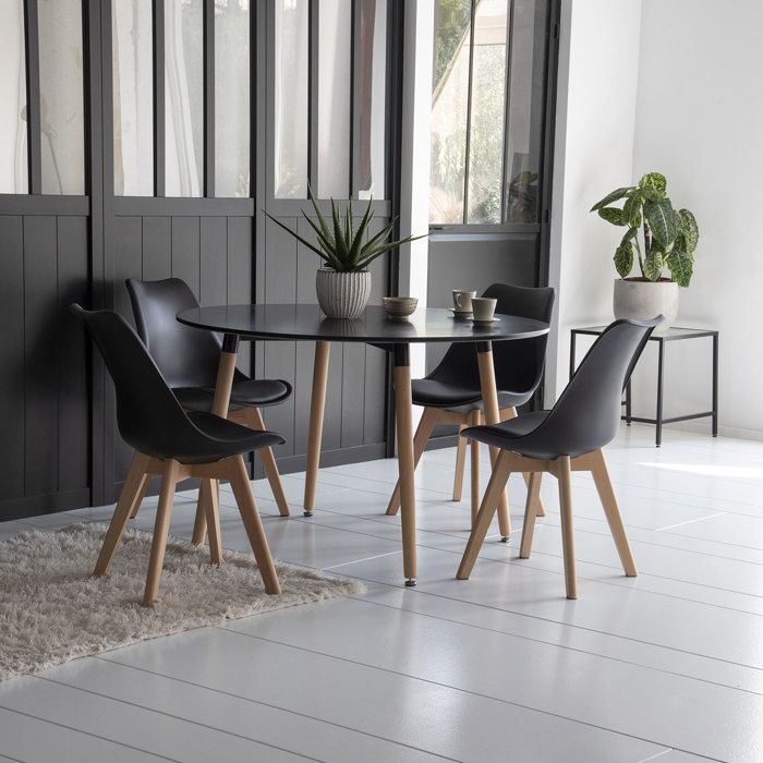 Table ronde en bois et 6 chaises bois rembourrées | Kaufen auf