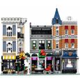 LEGO® CREATOR 10255 La Place de l'Assemblée-1