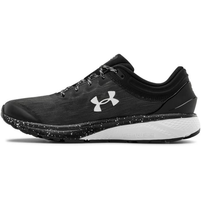 Basket Under Armour CHARGED ESCAPE 3 EVO - Réf. 3023878-001. Couleur : Noir. Détails. - Empeigne en mesh technique légère et