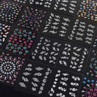 50 pcs 3D Autocollants Ongle Nail Art Stickers Design Floral Couleurs Mélangées Décalcomanies Manucure Belle Mode Accessoires Décor