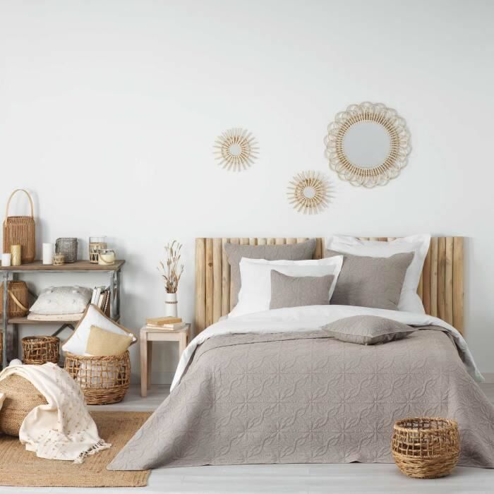 COUVRE LIT 2 PERS. MATELASSE 220 x 240 CM MICROFIBRE UNIE LAVEE FLORETTE TAUPE