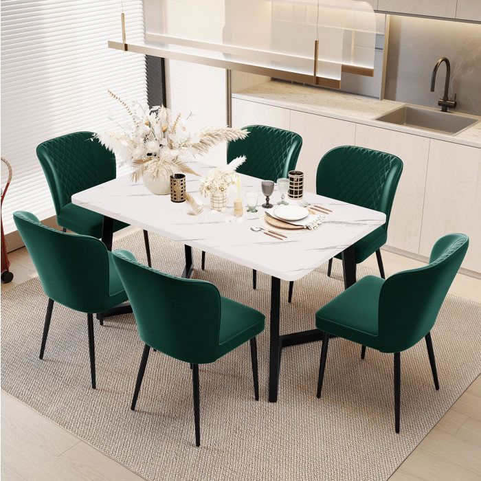 Lot de 6 chaises de salle à manger vertes en velours. dossier ergonomique. pieds en métal. usage polyvalent