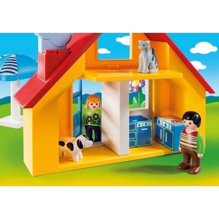 PLAYMOBIL 9527 - Maison de vacances - 7 personnages, 3 animaux, bateau et  voiture inclus