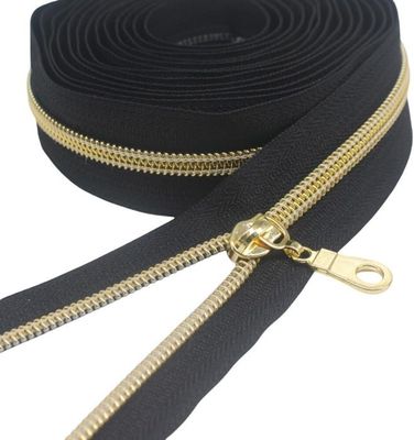 La boutique Clip&Zip - Le spécialiste de la réparation et l'entretien des zips, cuirs et textiles
