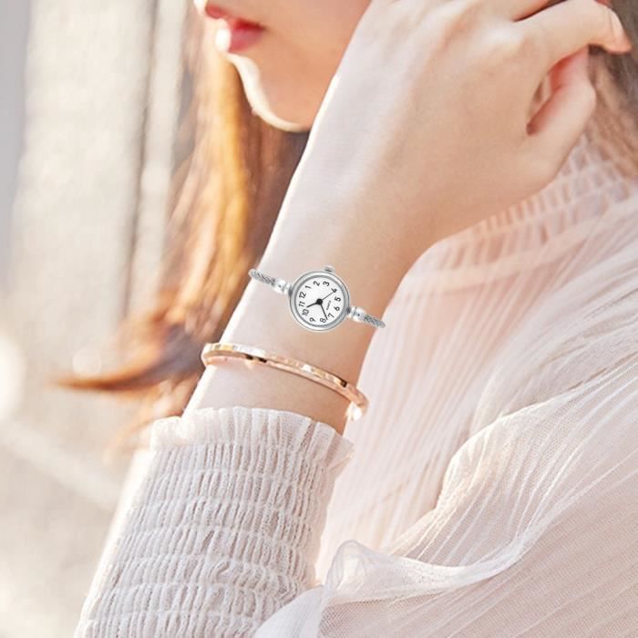 montre avec bracelet ouvert