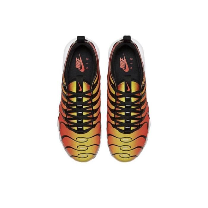 Nike air max plus TN chaussures de course noir orange. Couleurs